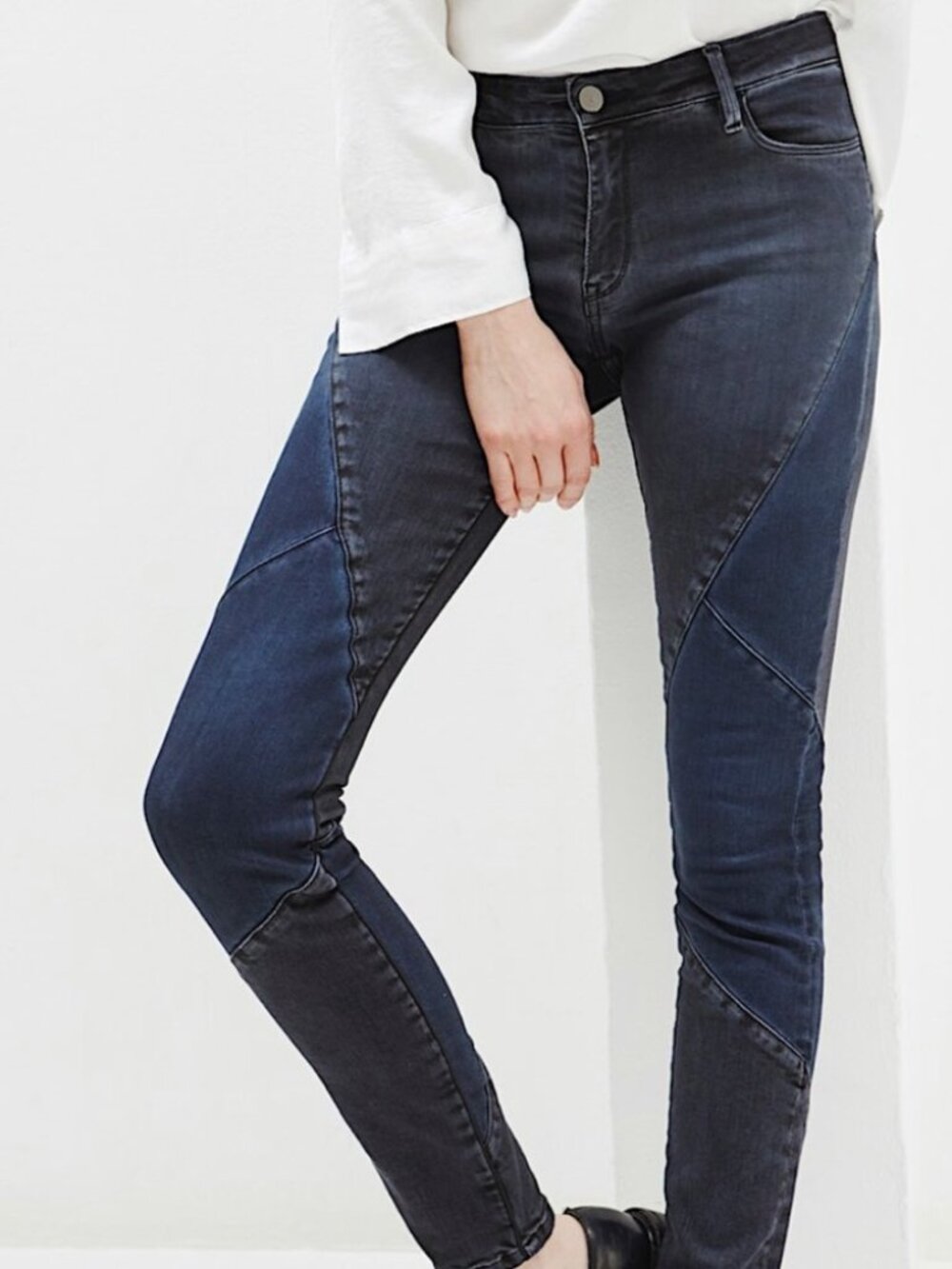 Brockenbow Magda Puzzle Skinny Jean Size 25 in Navy Cloud Mix